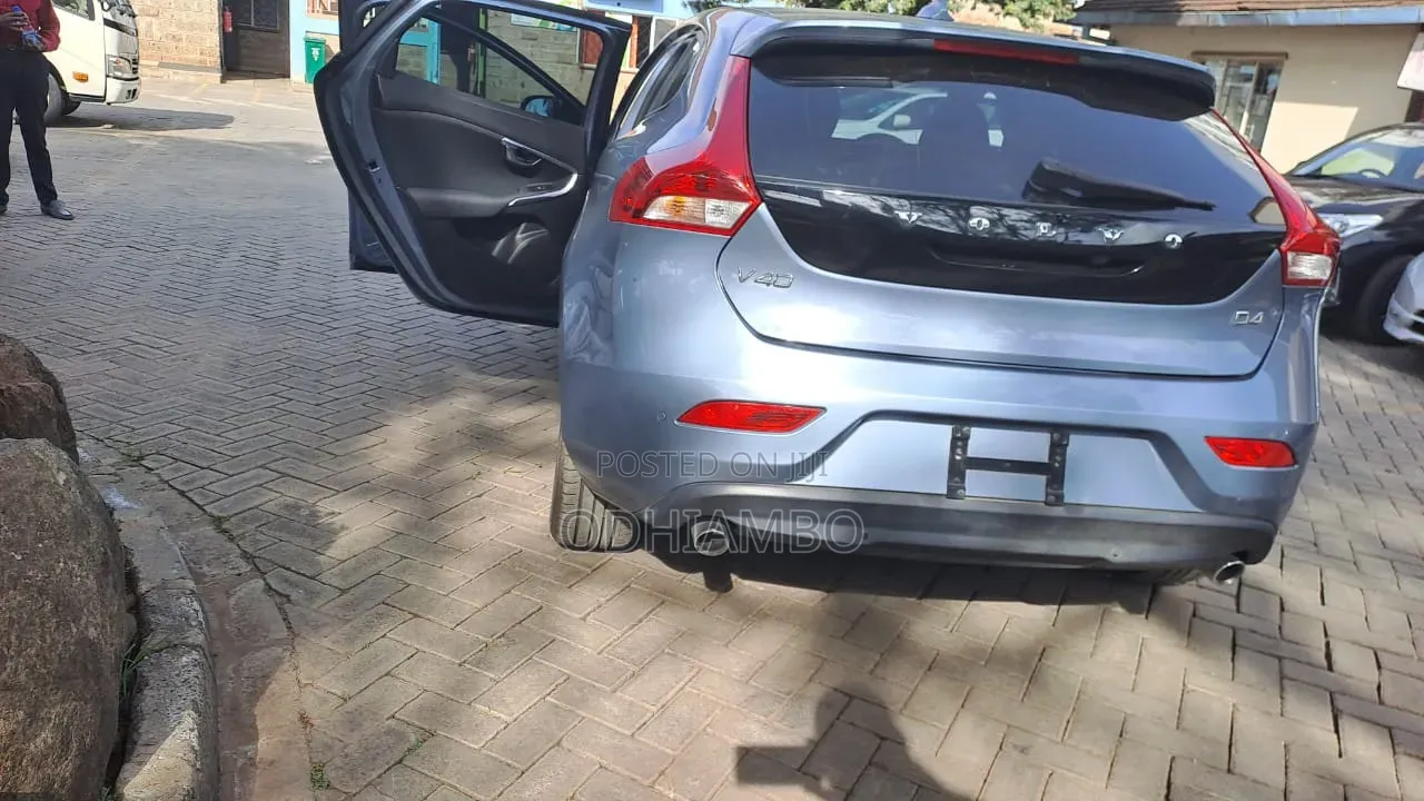 Volvo V40 2018 Blue