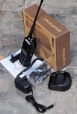 8KM Range UV-82 5W Walkie Talkie