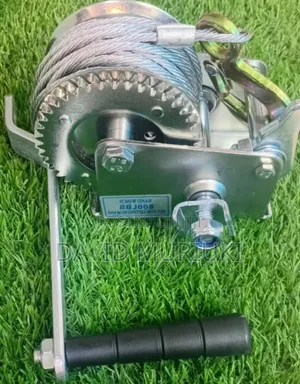800LBS Heavy-Duty Hand Winch