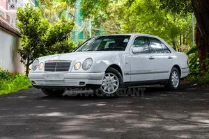 Mercedes-Benz E230 1996 White