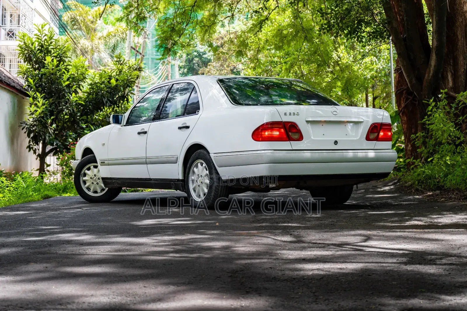 Mercedes-Benz E230 1996 White