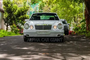 Mercedes-Benz E230 1996 White