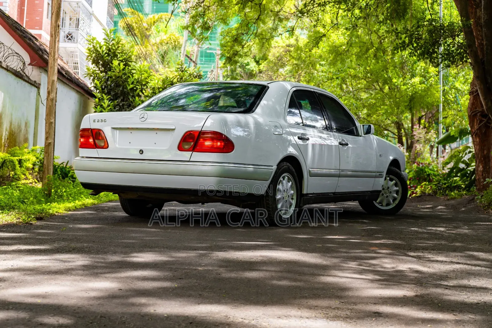 Mercedes-Benz E230 1996 White