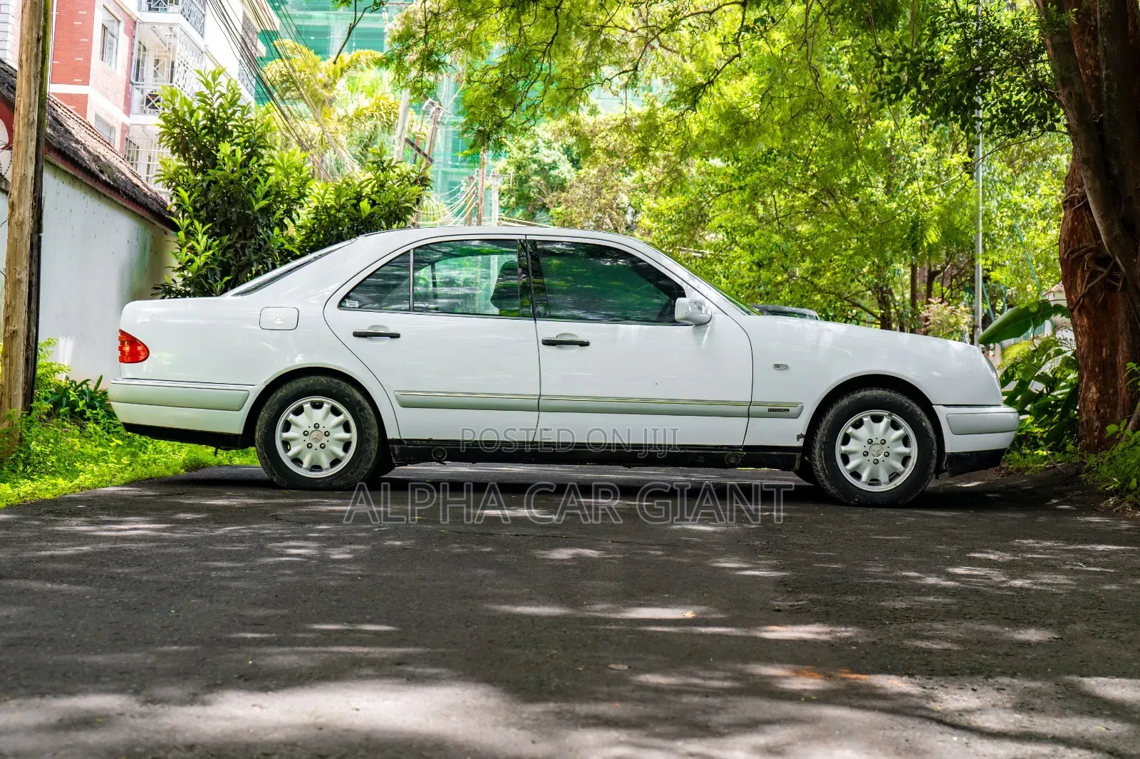 Mercedes-Benz E230 1996 White