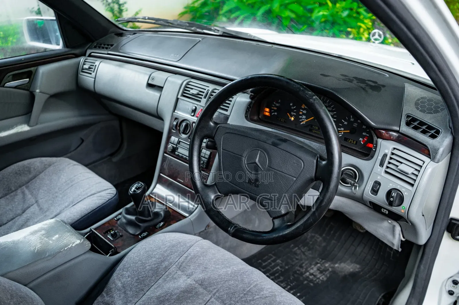Mercedes-Benz E230 1996 White