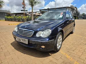 Mercedes-Benz C200 2006 Blue