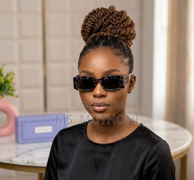 Gucci Rectangular Frame Sunglasses - thumbnail 2