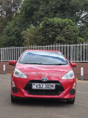 Toyota Aqua 2015 Red
