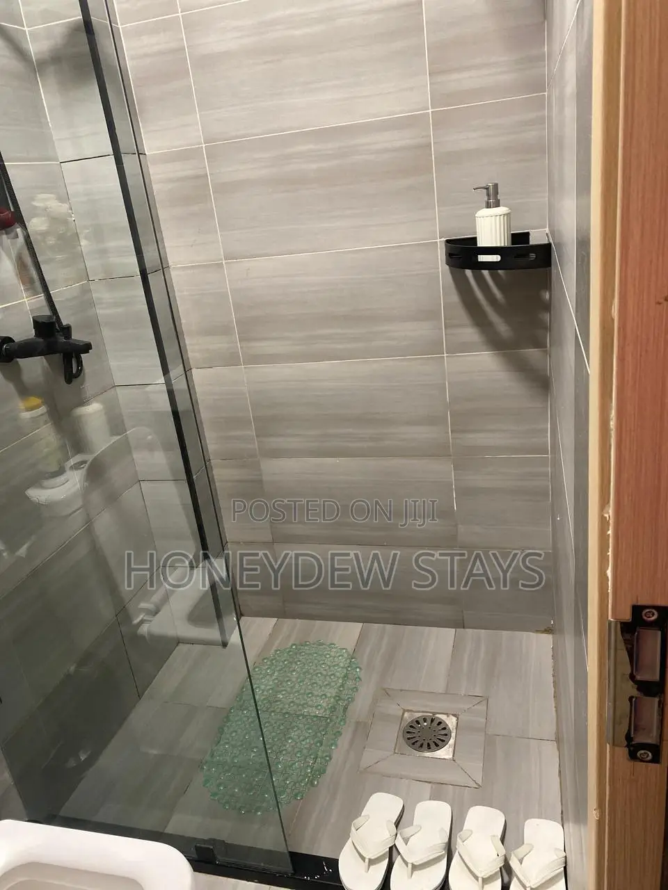 Studio Convenient for Airport Stopover | Comfortable & Private