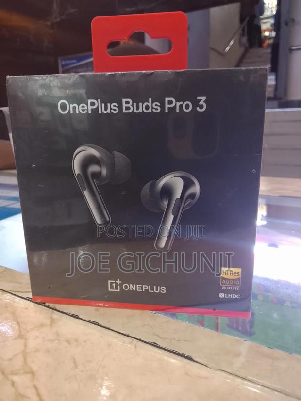OnePlus Buds Pro 3 True Wireless Earbuds - thumbnail 2