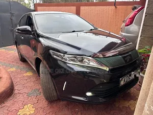Toyota Harrier 2.0 2017 Black