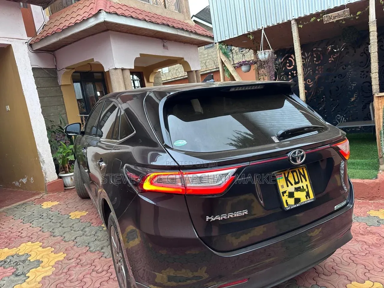 Toyota Harrier 2.0 2017 Black