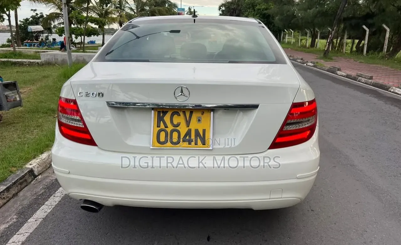 Mercedes-Benz C200 2012 White