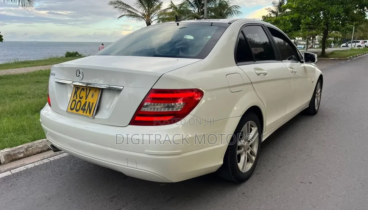 Mercedes-Benz C200 2012 White