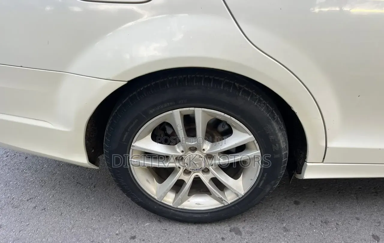 Mercedes-Benz C200 2012 White