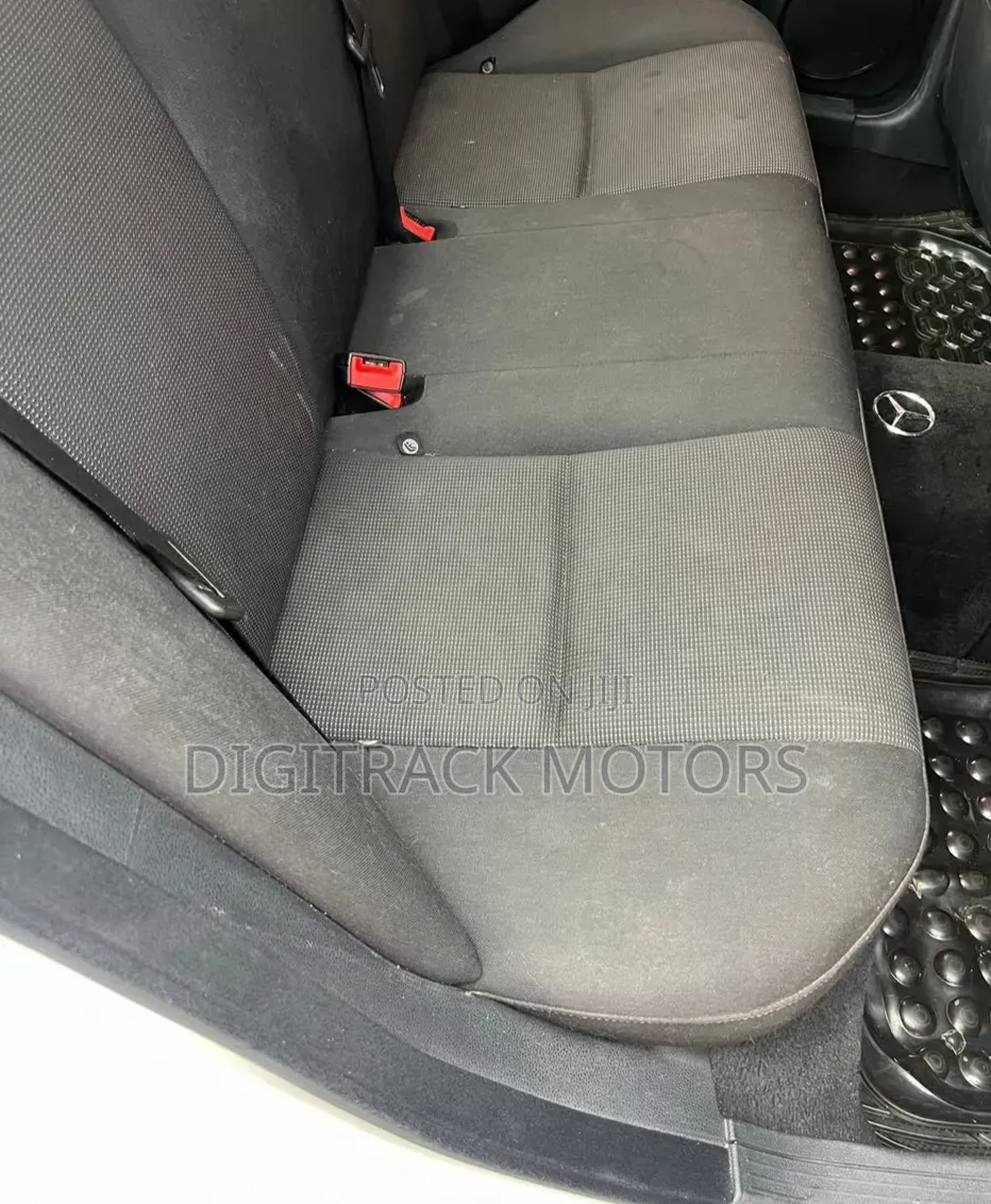 Mercedes-Benz C200 2012 White