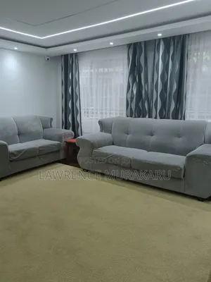 A Well Maintained 7 Seater Couch