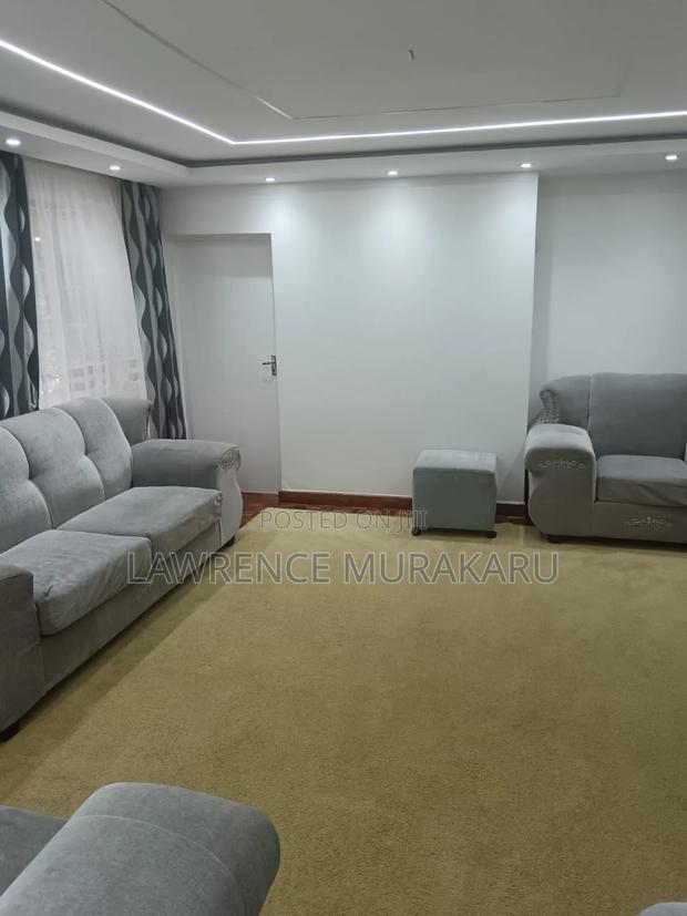 A Well Maintained 7 Seater Couch - thumbnail 6