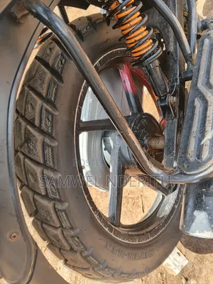 Bajaj Boxer 150 UG 2022 Red