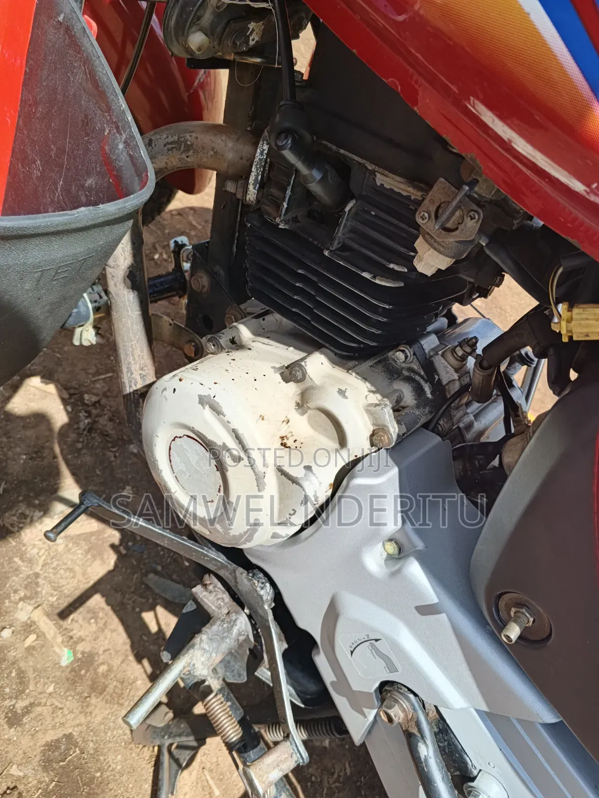 Bajaj Boxer 150 UG 2022 Red