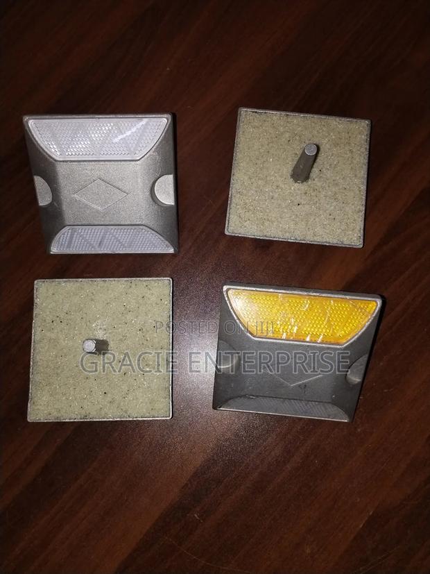Road Stud, Cats Eye Reflector
