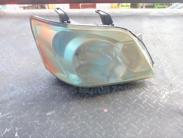 Toyota Noah 2005 Headlight - thumbnail 2