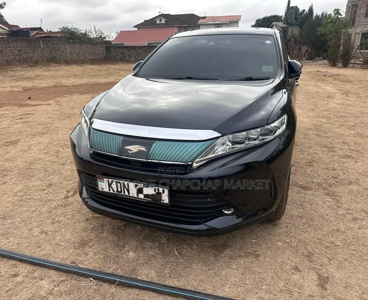 Toyota Harrier 2.0 2017 Black