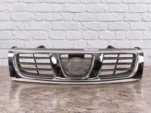 Grille Nissan Hardbody D22 2001/2002/2003 Chrome Silver