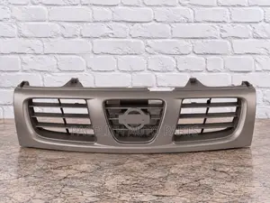 Grille Nissan Hardbody D22 2001/2002/2003 Silver
