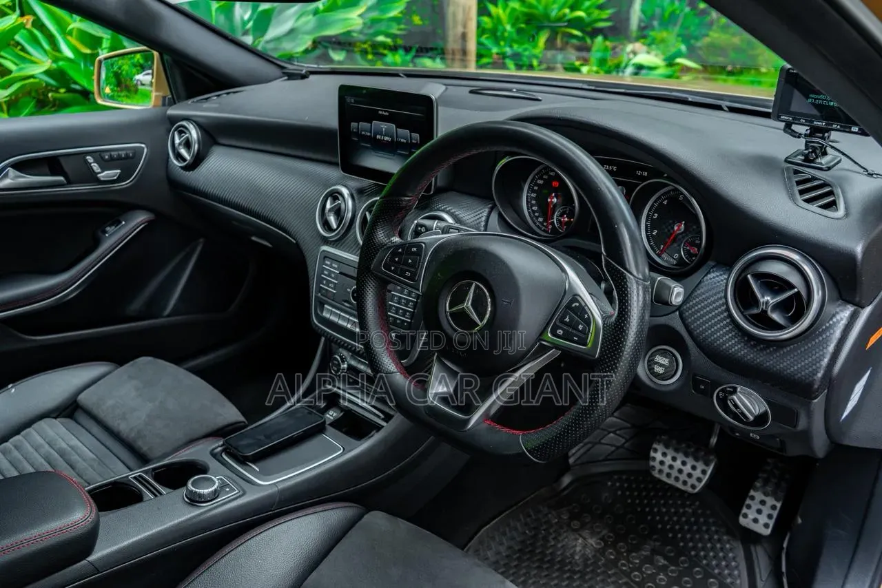 Mercedes-Benz A-Class 2017 Gold