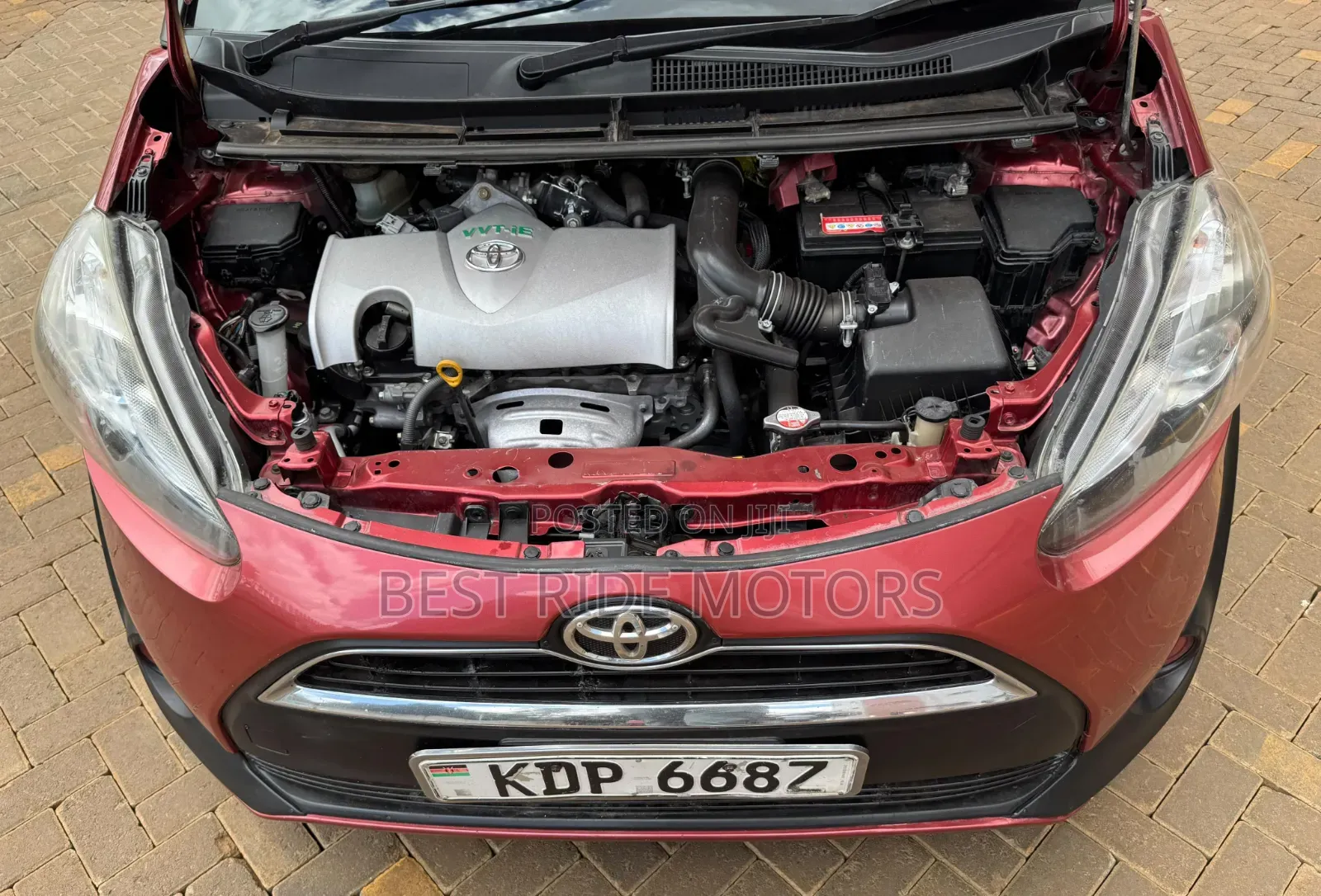 Toyota Sienta 2017 Red