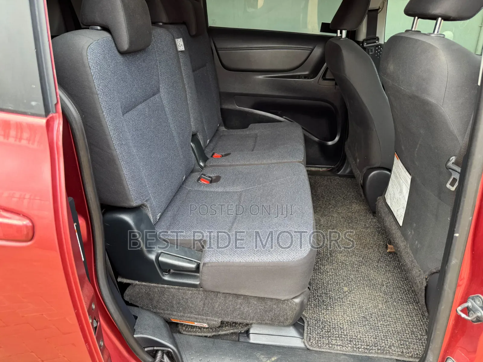 Toyota Sienta 2017 Red