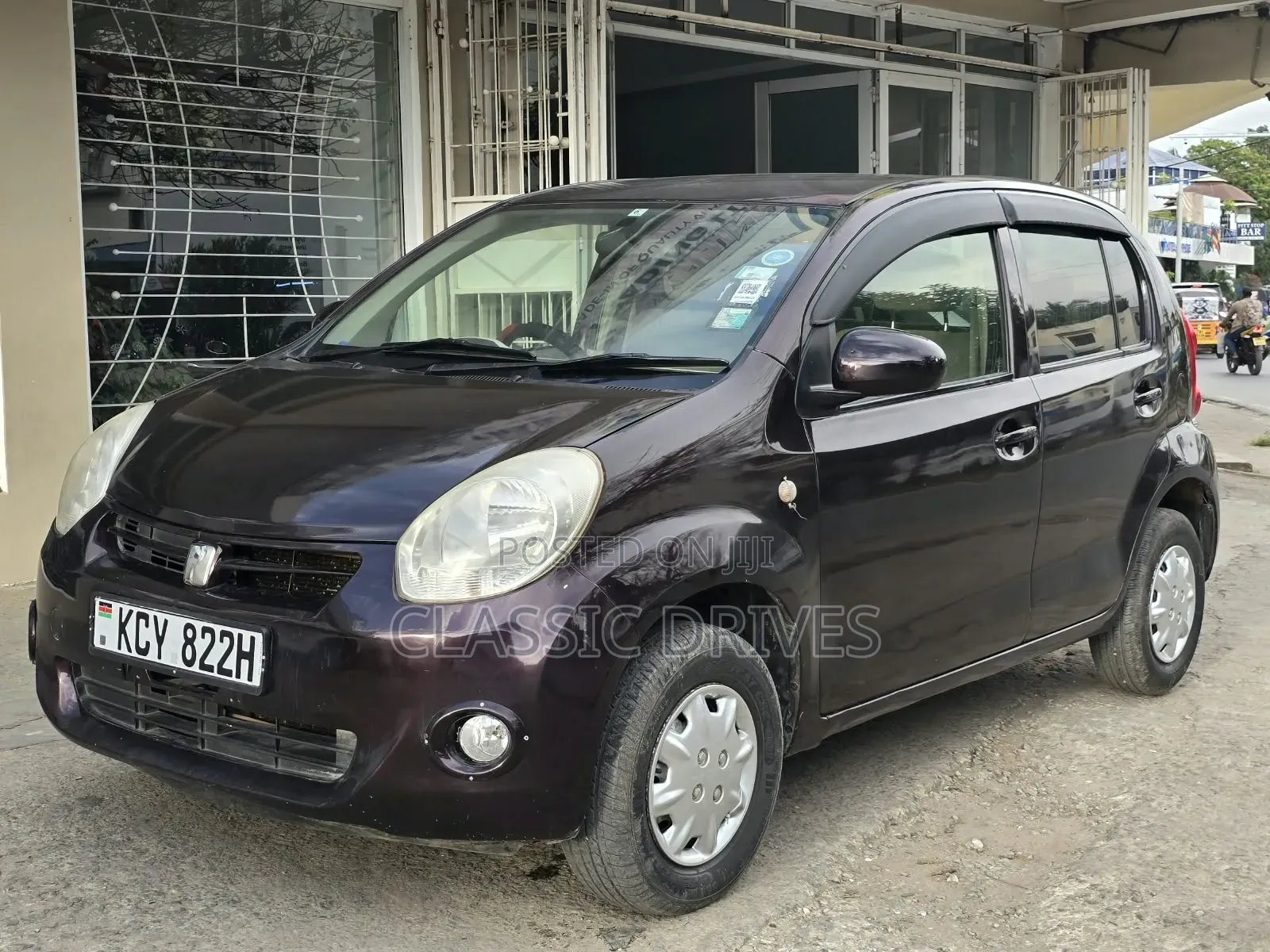Toyota Passo 2011 Maroon