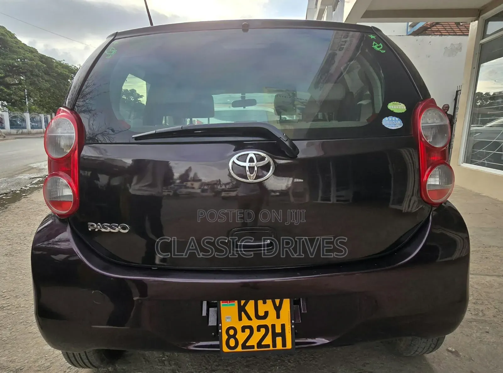 Toyota Passo 2011 Maroon