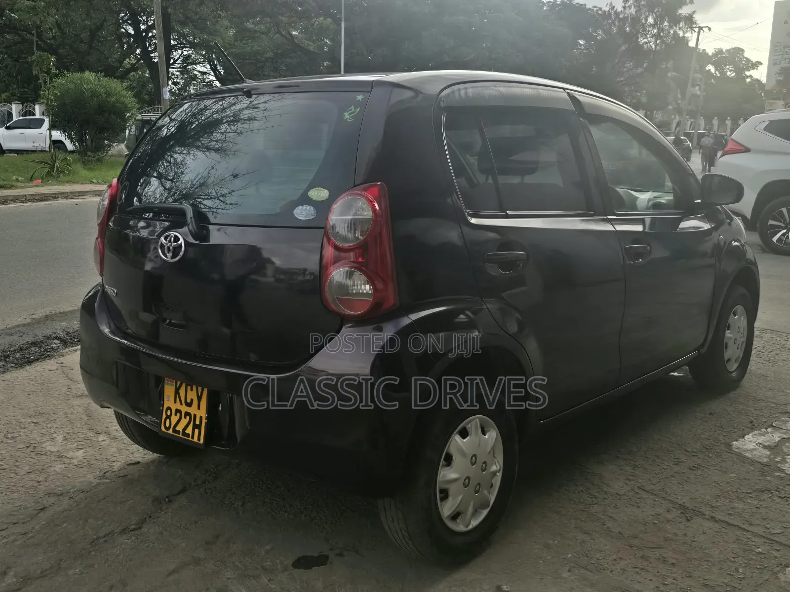 Toyota Passo 2011 Maroon