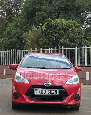 Toyota Aqua 2015 Red