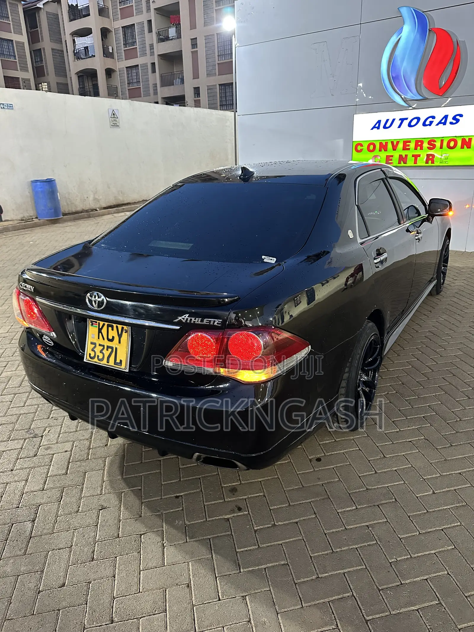 Toyota Crown 2012 Black