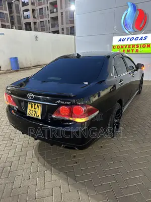 Toyota Crown 2012 Black