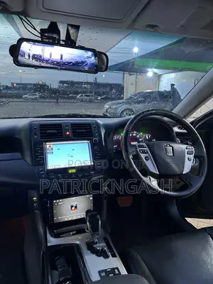 Toyota Crown 2012 Black