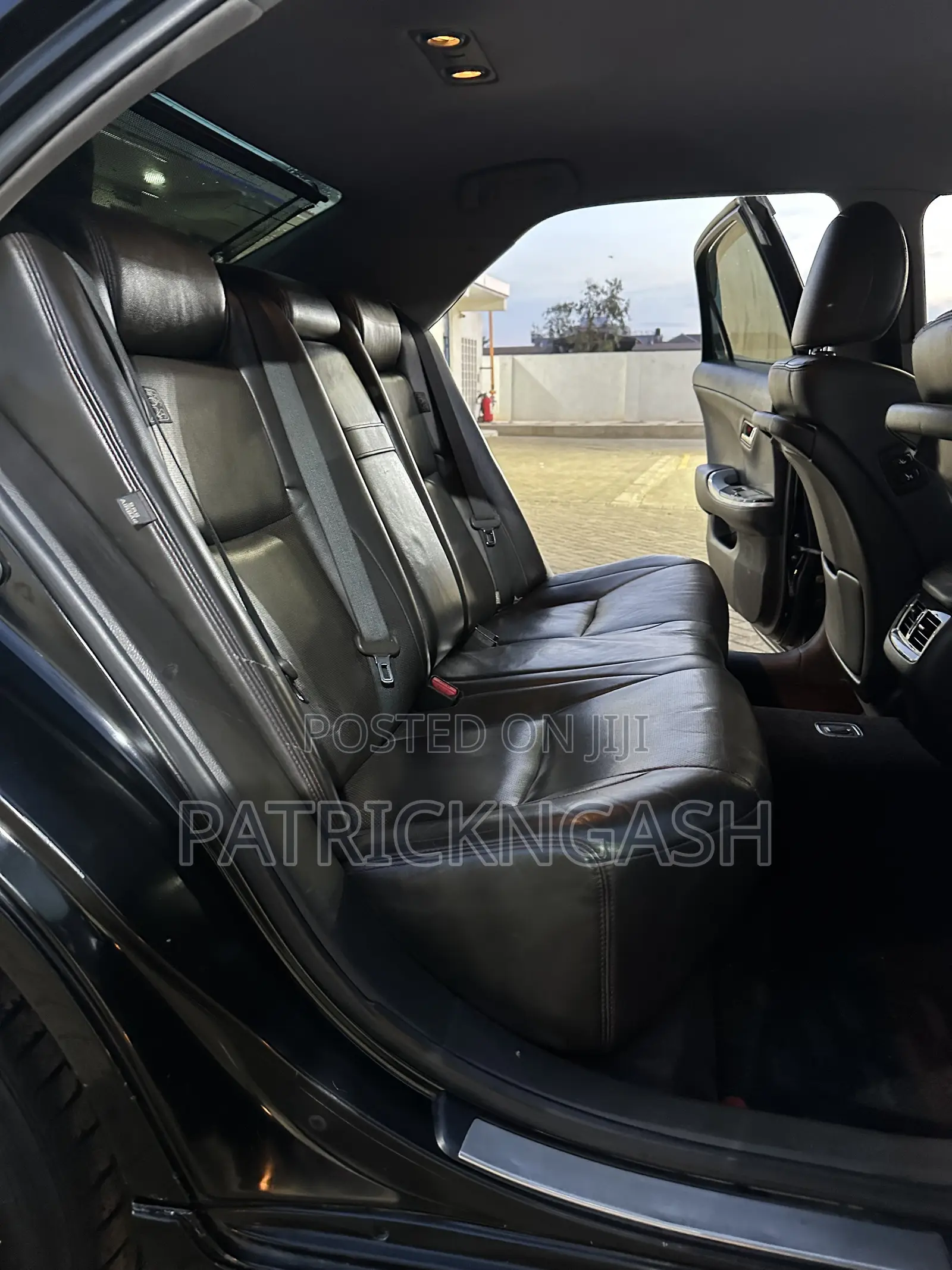 Toyota Crown 2012 Black