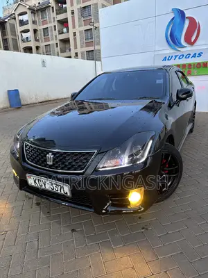 Toyota Crown 2012 Black