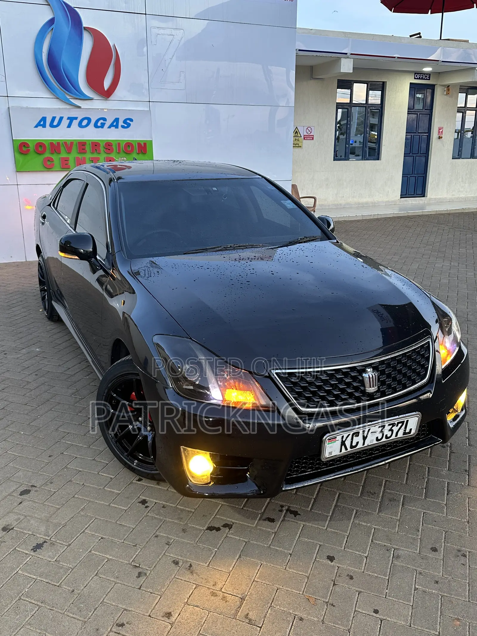 Toyota Crown 2012 Black