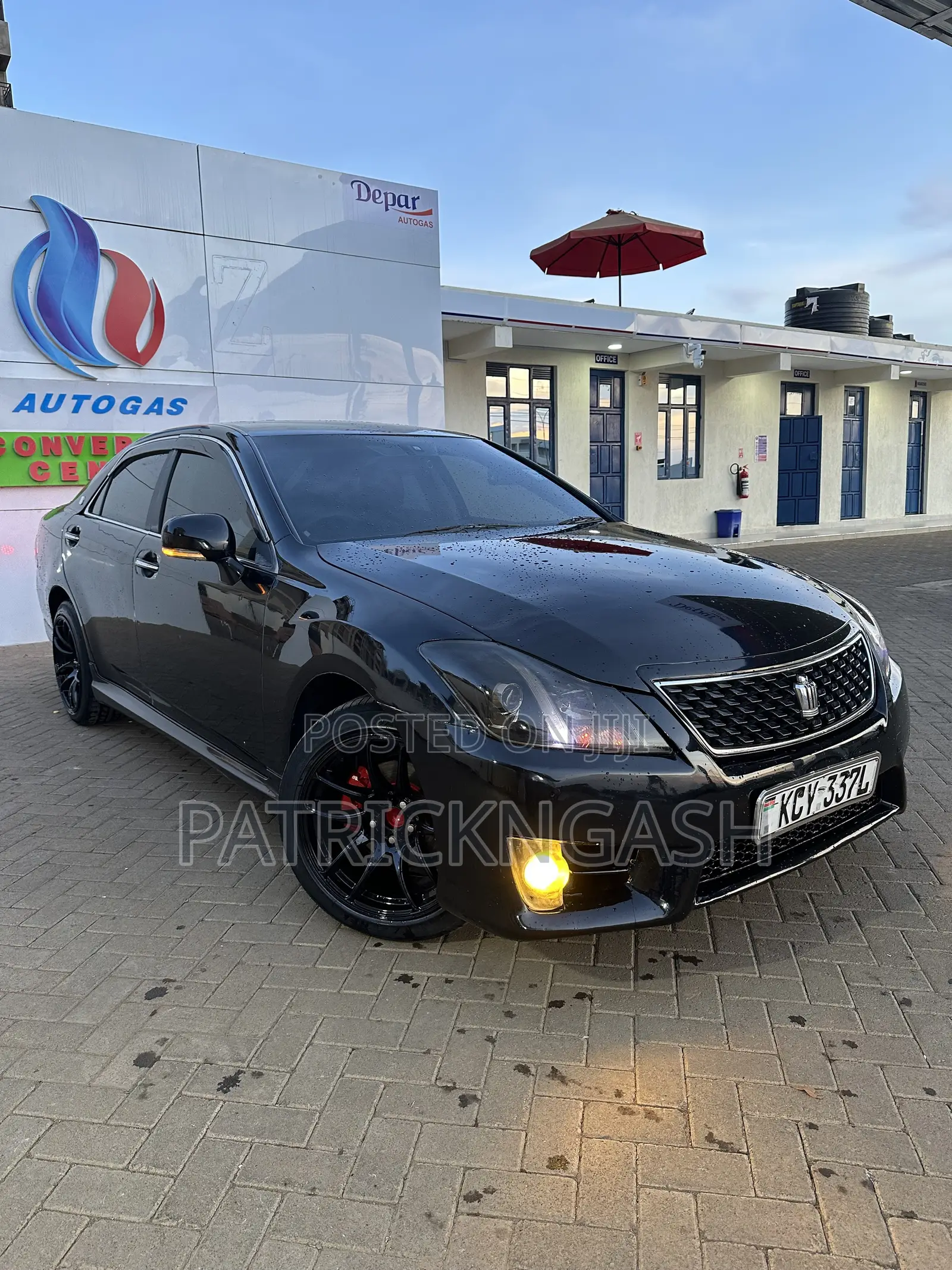Toyota Crown 2012 Black