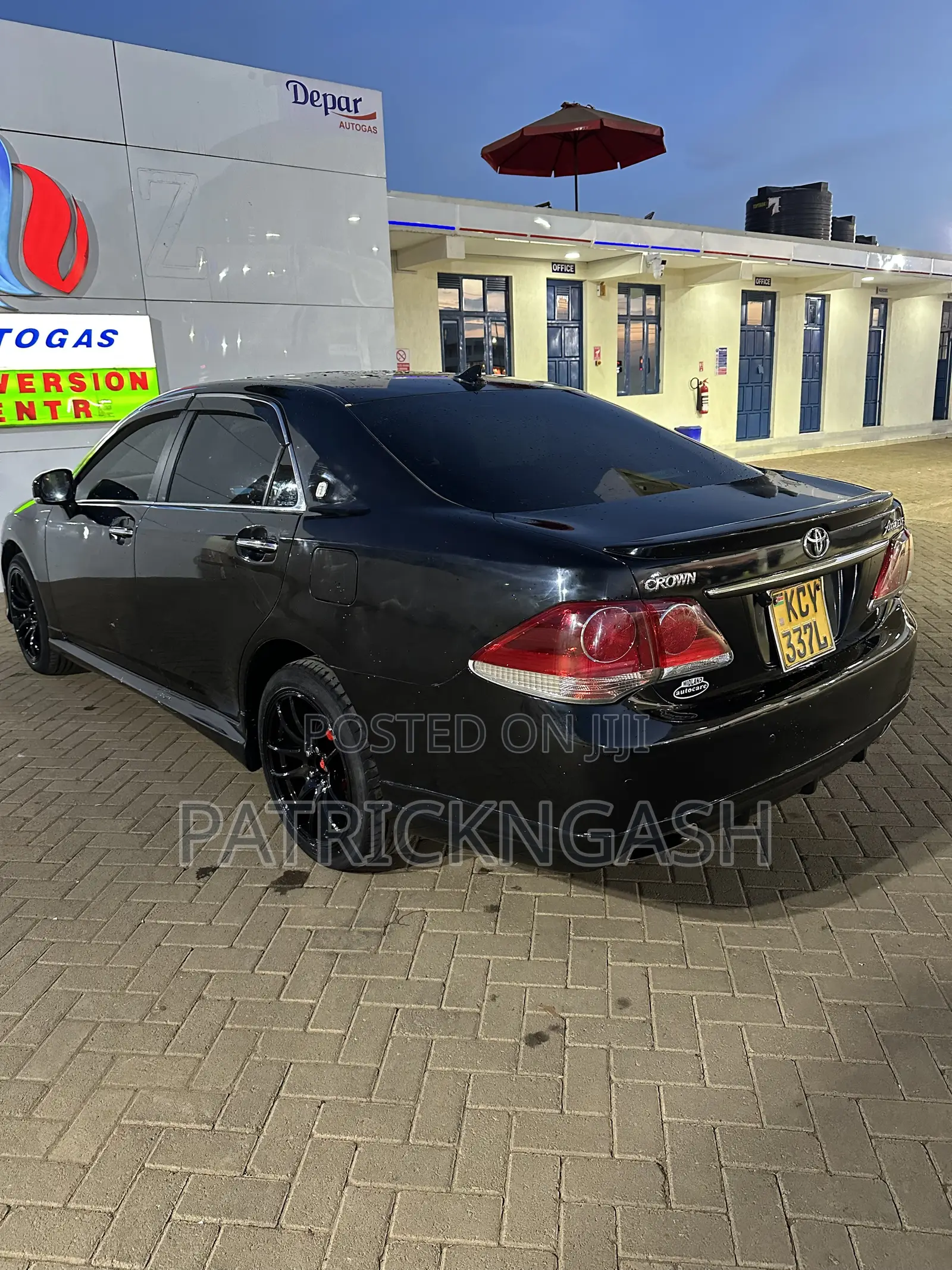 Toyota Crown 2012 Black