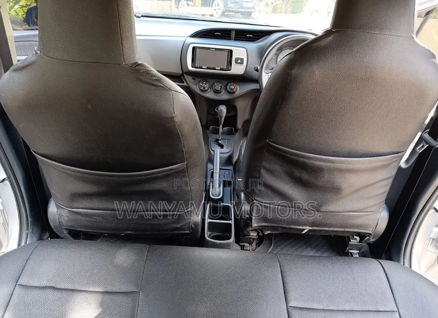 Toyota Vitz 2016 Silver
