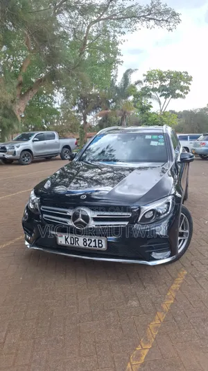 Mercedes-Benz GLC-Class GLC250 Sport Utility 4-Door (2.0L, 4cyl Turbo)