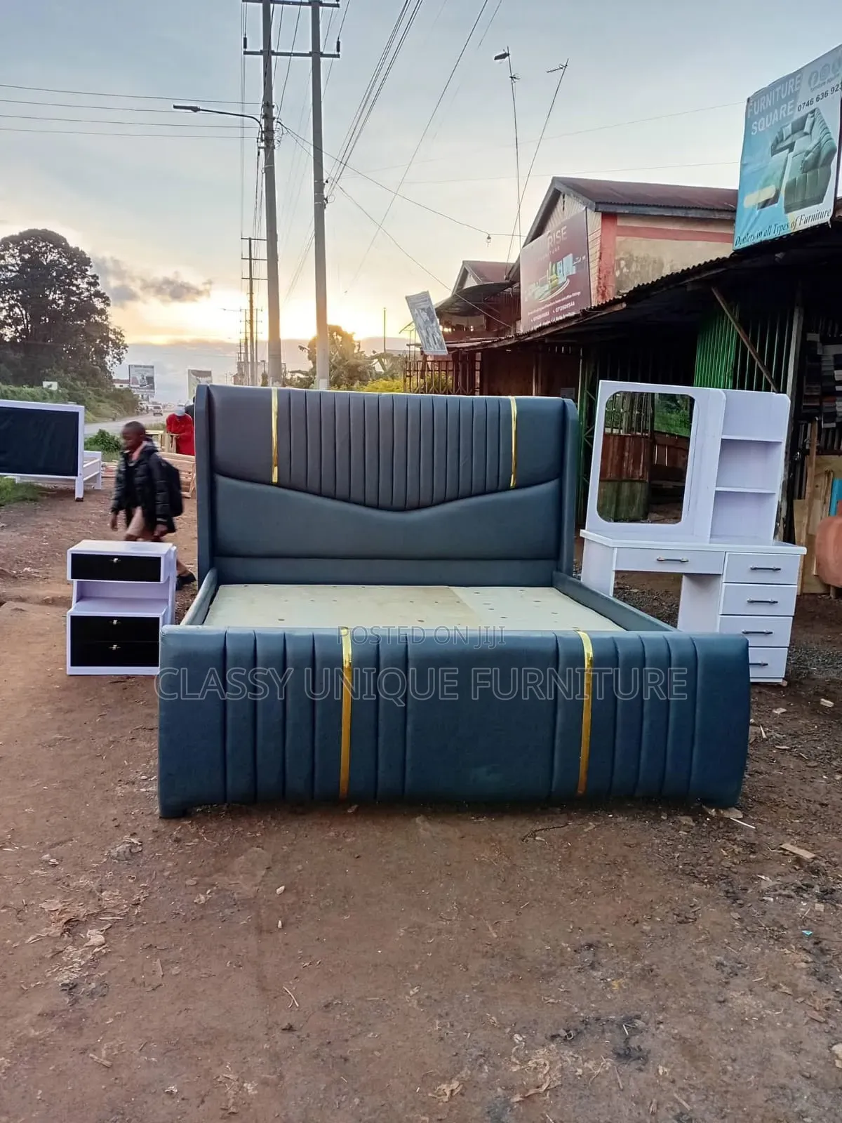 5x6 Grey-Winged Bed