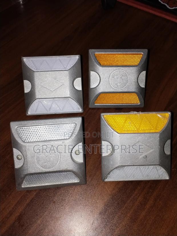Traffic Safety Cat's Eye Stud, Road Stud - thumbnail 3