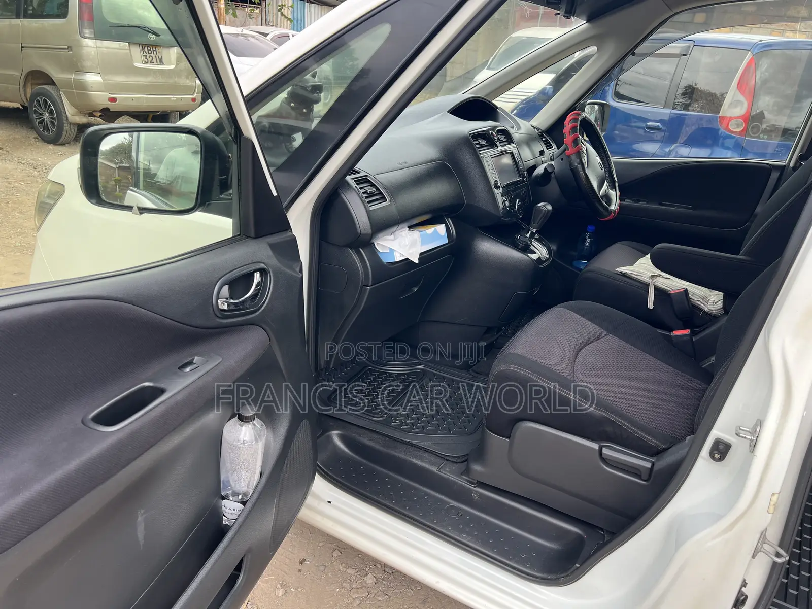 Nissan Serena 2012 Off white