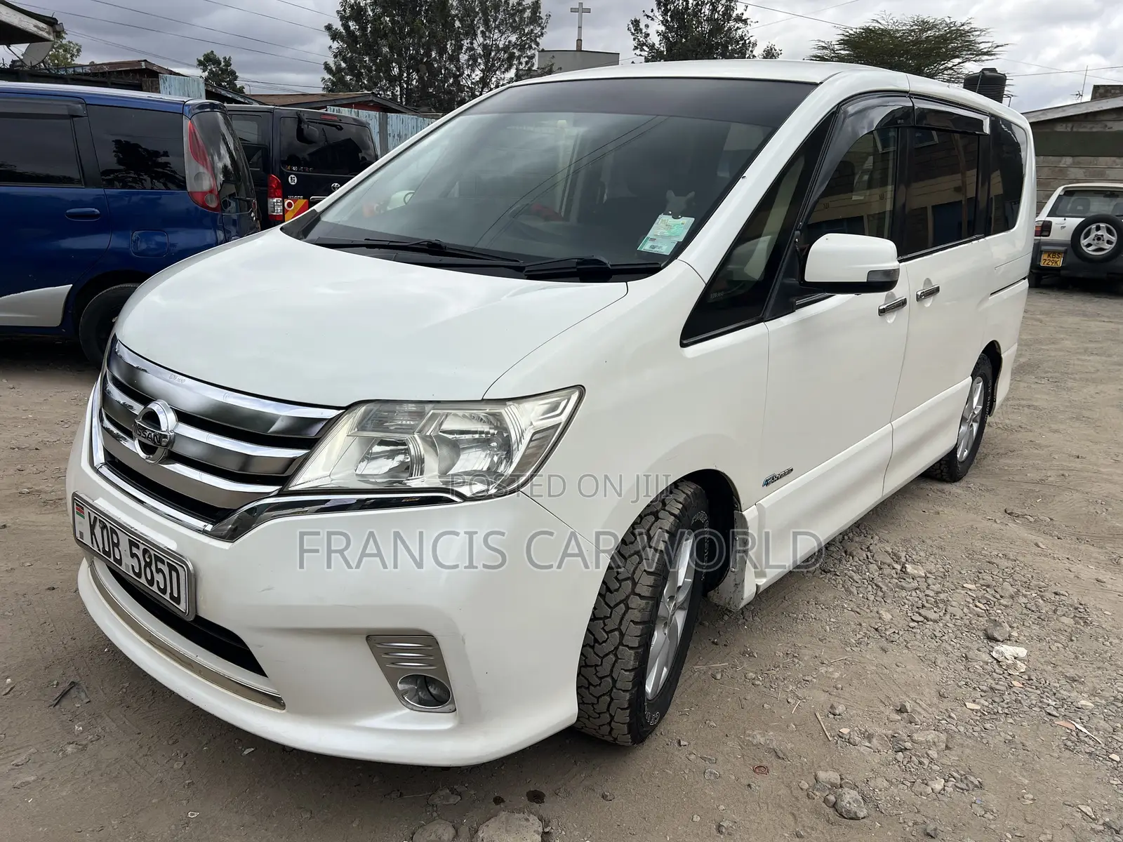 Nissan Serena 2012 Off white